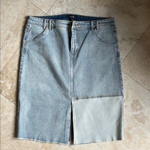 NYDJ Light Blue Patchwork Denim Skirt
Size 12